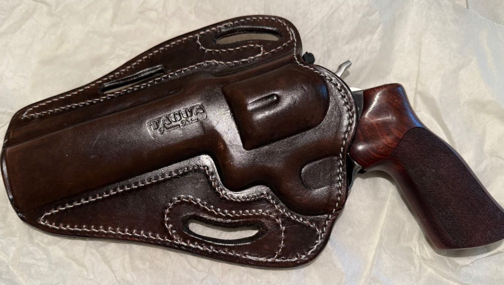 Carry and Concealment Holsters Tagua Fine Leather Revolver Holsters