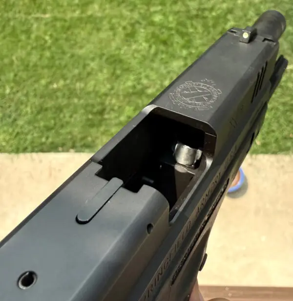 Springfield Armory XD40 Chamber View