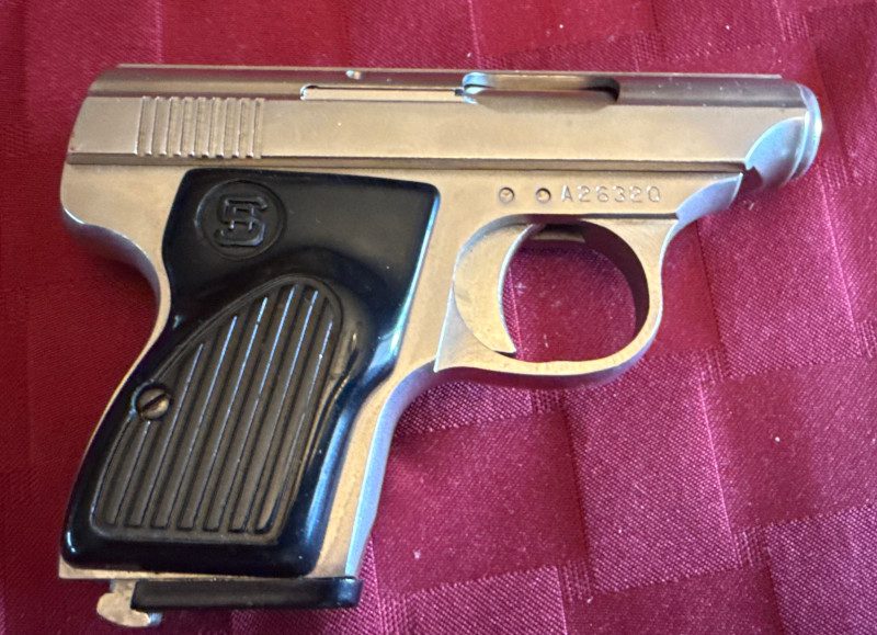 Sterling Arms Model 22LR Pistol Sterling Arms 302 22LR Pistol Alternate Left Side View