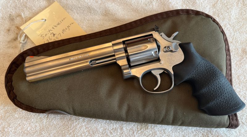 Smith & Wesson .357 Magnum 686-2 6 inch Barrel Revolver Smith & Wesson .357 Magnum Model 686-2