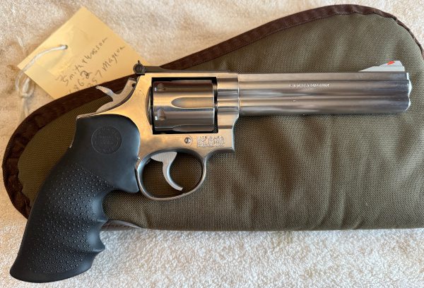 Smith & Wesson .357 Magnum 686-2 6 inch Barrel Revolver Smith & Wesson .357 Magnum Model 686-2