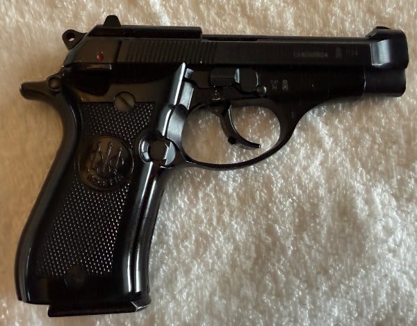 Pietro Beretta Model 84BB Pietro Beretta 84BB