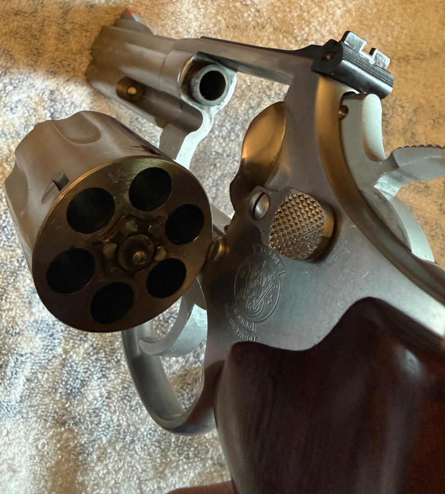 Smith & Wesson 686-4 Revolver .357 Magnum Caliber Smith & Wesson 686-4 .357 Magnum Revolver