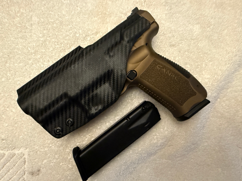 Canik TP9 DA 9mm Pistol – Like New – Two 18-Round Magazines & Original Case Canik TP9 DA 9mm pistol in like-new condition with two 18-round magazines and original factory case.