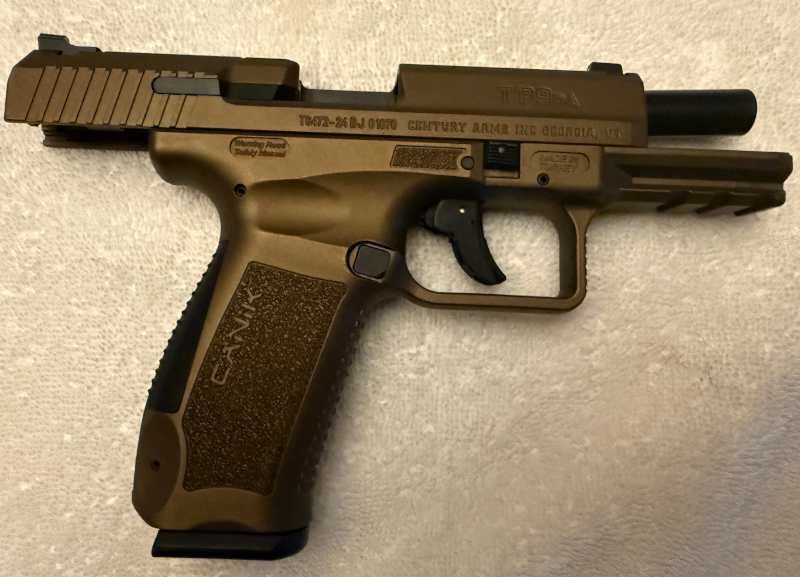 Canik TP9 DA 9mm Pistol – Like New – Two 18-Round Magazines & Original Case Canik TP9 DA 9mm pistol in like-new condition with two 18-round magazines and original factory case.