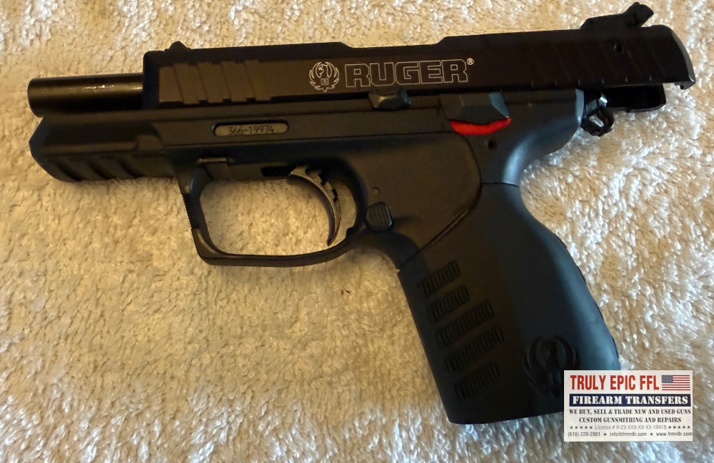 Ruger SR22 .22 Cal Semi Auto Pistol - Like New Condition Ruger SR22 .22 Cal Semi Auto Pistol