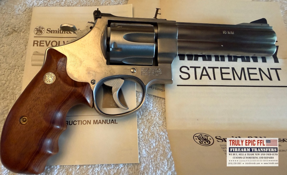 Smith & Wesson 10mm Revolver - Great Condition Smith & Wesson Model 610 10mm Revolver