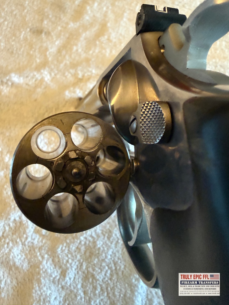 Smith & Wesson .44 Magnum - Beautiful Smith & Wesson .44 Magnum Revolver