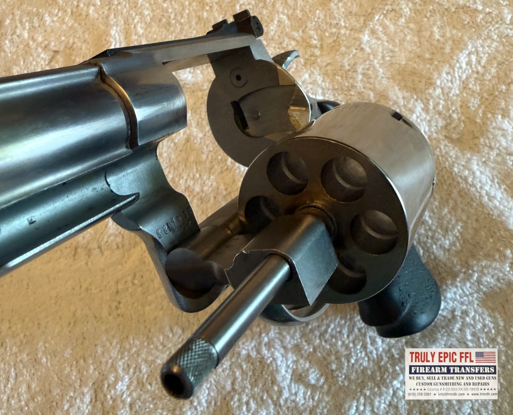 Smith & Wesson .44 Magnum - Beautiful Smith & Wesson .44 Magnum Revolver