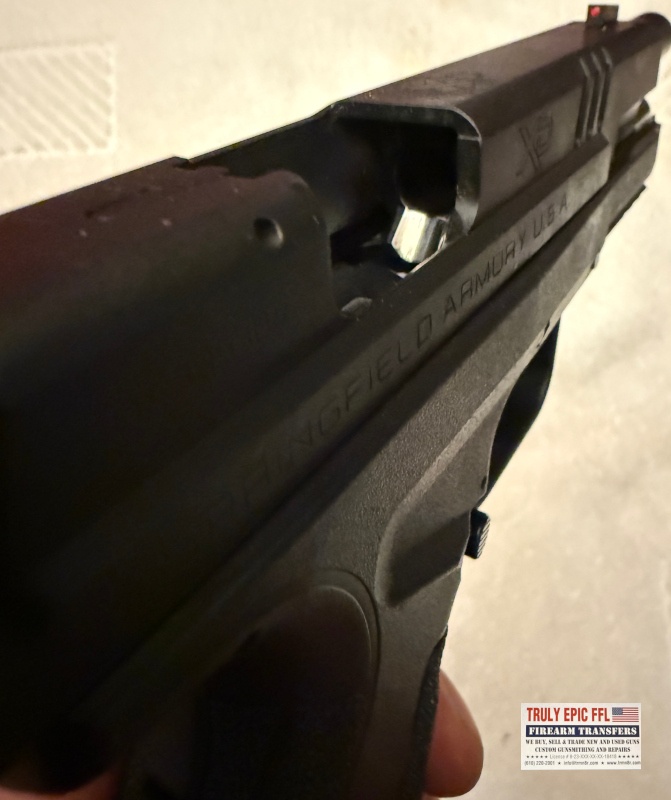 Springfield Armory XD-9 9mm Pistol – Like New – Original Owner's Manual Springfield Armory XD-9 9mm pistol in like-new condition.