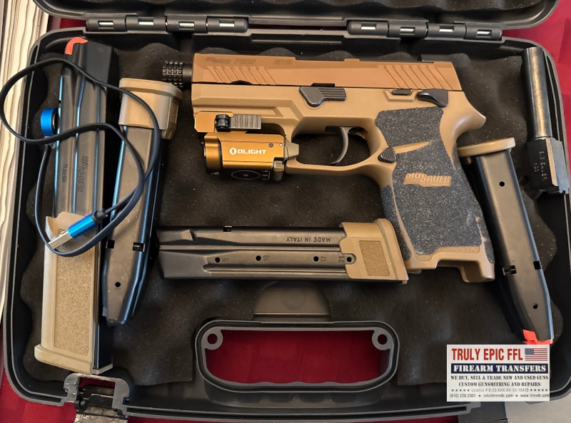 SIG Sauer P320 Excellent Condition – 2 Barrels & 4 Magazines SIG Sauer P320 pistol with two barrels, four magazines, flashlight and factory case